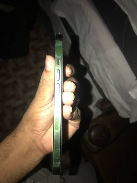 iphone 13 Jv Green Colour 128 GB 10/10 condition water pack 3