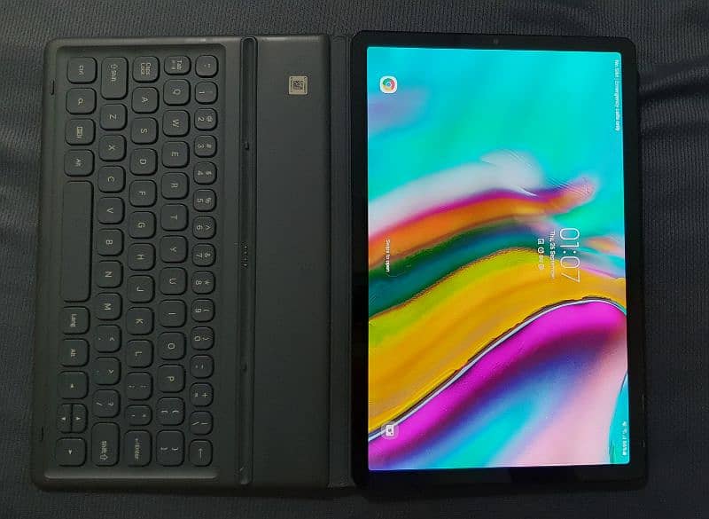 Samsung Galaxy Tab S5e with Original keyboard case 1