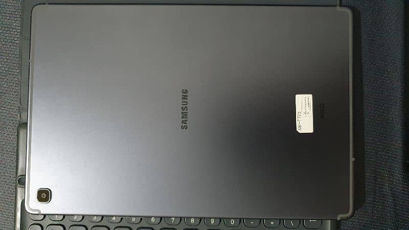 Samsung Galaxy Tab S5e with Original keyboard case 2