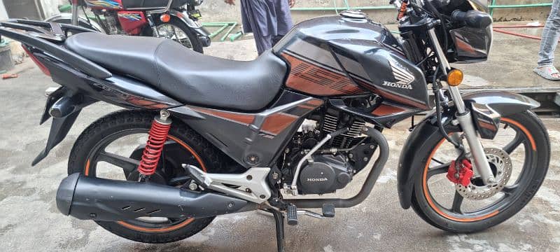 Honda CB150F Black 10/10 condition 1