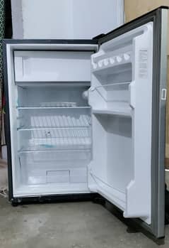 Room refrigrator