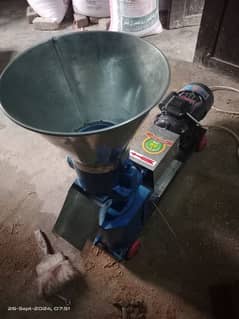 Feed pellet machine