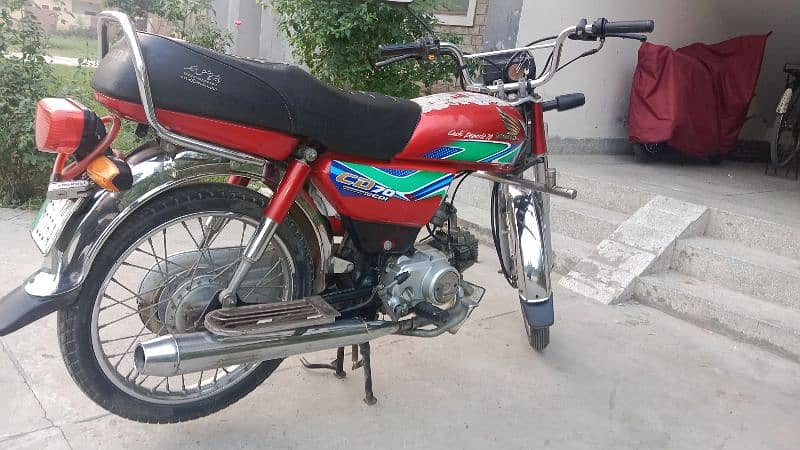 Honda cd 70 for sale in Lahore Cantt all ok no Any issues 0331-0425371 1