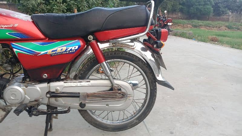 Honda cd 70 for sale in Lahore Cantt all ok no Any issues 0331-0425371 8