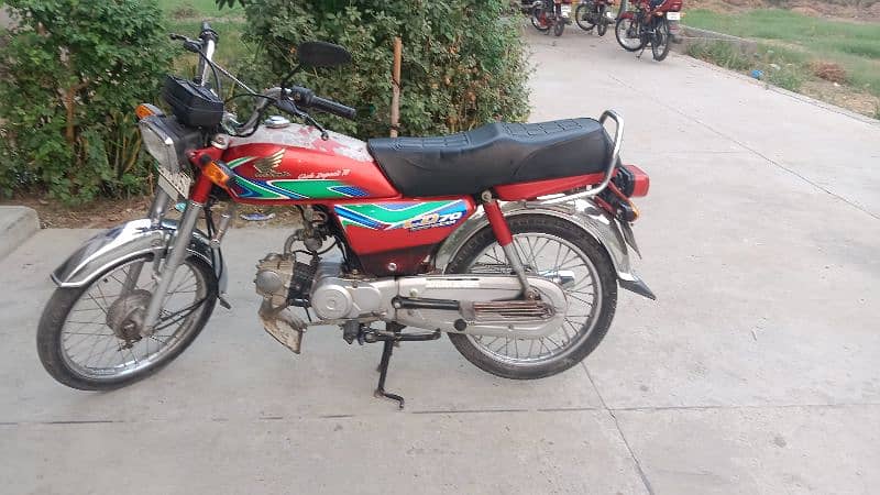 Honda cd 70 for sale in Lahore Cantt all ok no Any issues 0331-0425371 10