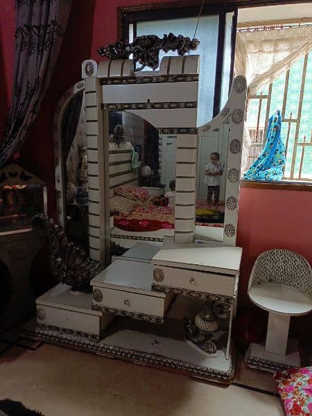 dressing table for sale 0