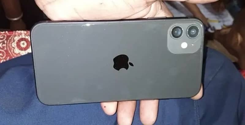 iPhone 11 128 gb pta approved 5