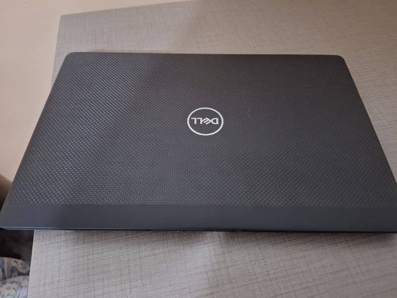 Dell Latitude 7420 1