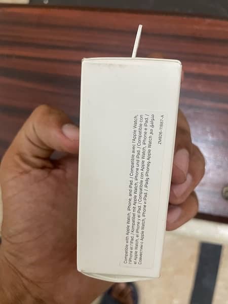 iphone orginal 20w power adapter C 1