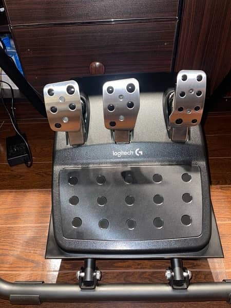 Logitech G920+Shifter+Stand 5