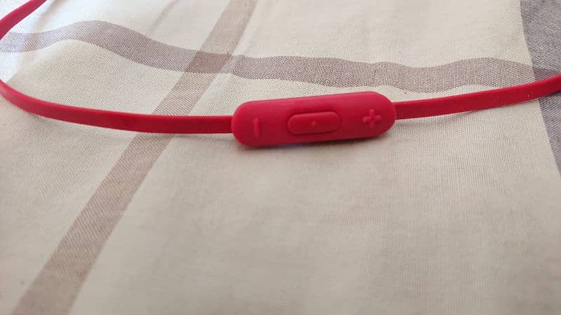 BEATS ORIGINAL POWER-BEATS 2 WIRELESS EAR BUDS 1