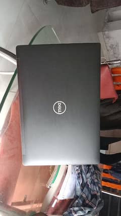 Dell Latitude 7490.