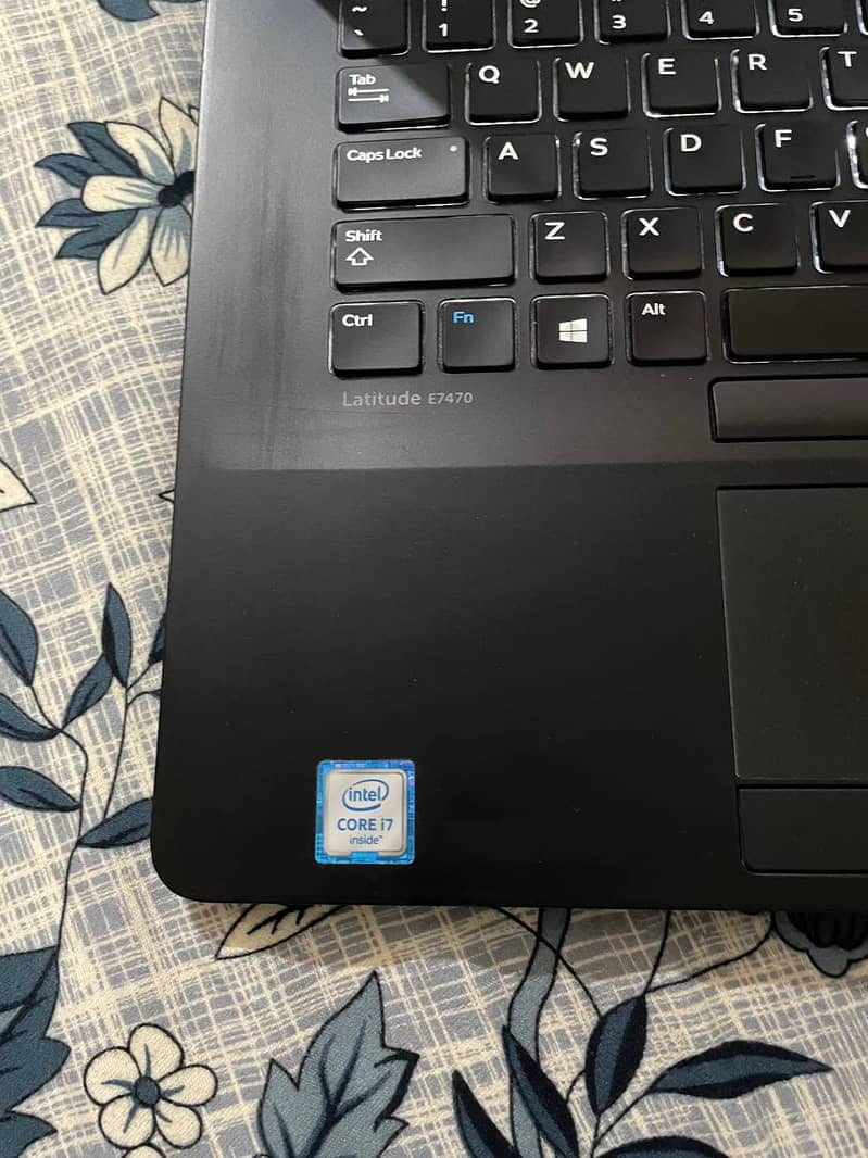 Dell Laptop E7470 8