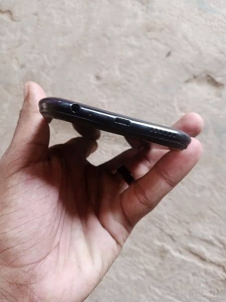 infinix hot 8 condition 10/9 all ok ram 3 stroage 32 ha camara ok 5