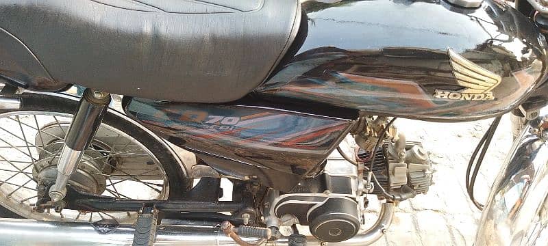 Honda CD70 for sale . All ok. Koi Kam ni hony Wala. CD 70 0