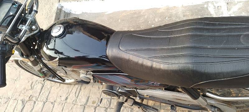 Honda CD70 for sale . All ok. Koi Kam ni hony Wala. CD 70 4