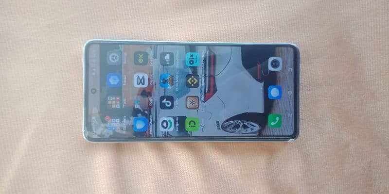 tecno camon 20pro 8,256GB for sale ,  scratch less body 5