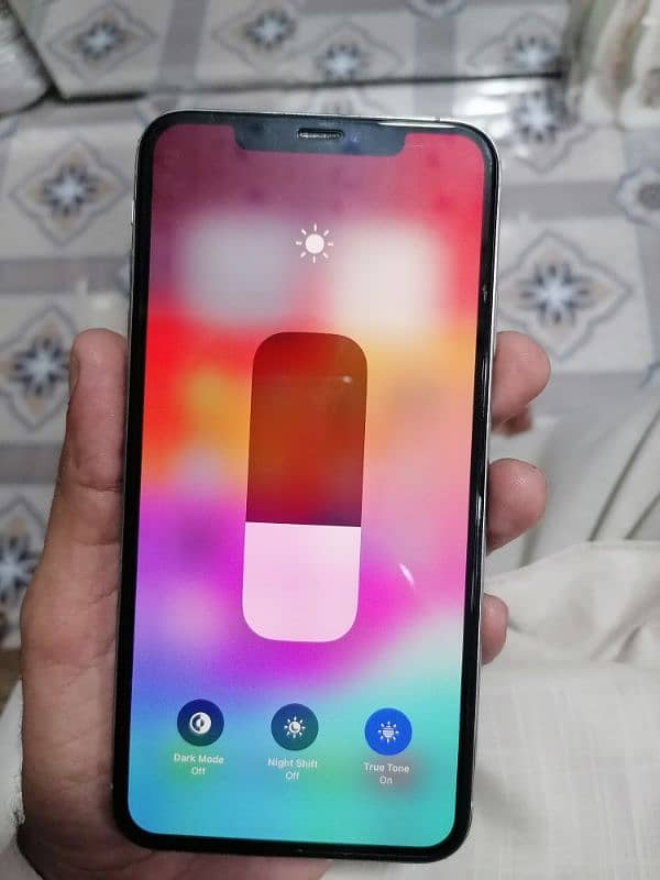 iPhone Xs Max White Colour in Very Good condition 1