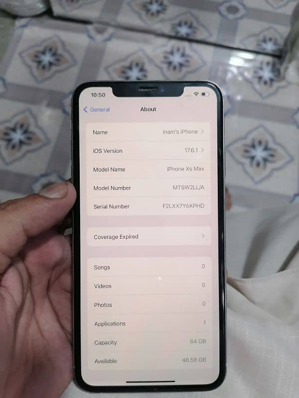 iPhone Xs Max White Colour in Very Good condition 5