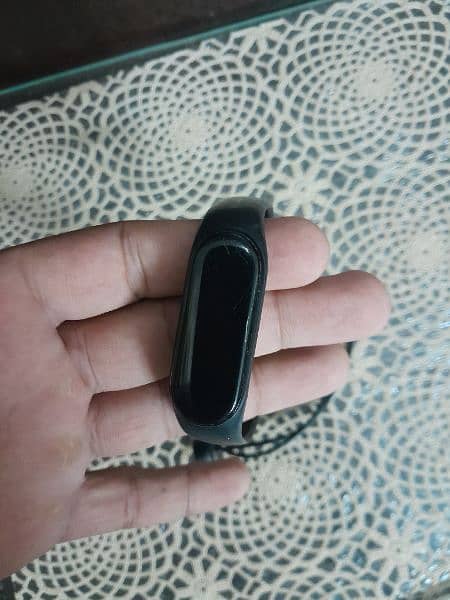 1 year used Mi band 5 1