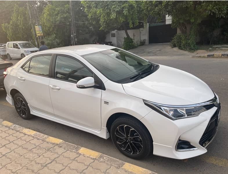 Toyota Corolla Altis 2023 4