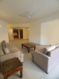 Beautiful Fully Furnished 2 Bedrooms Apartment Available For Rent