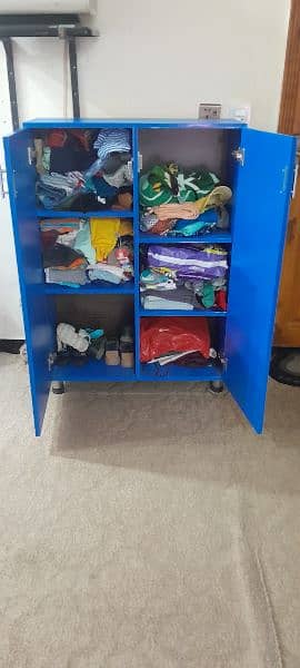 kids blue wardrobe - Very spacious 3