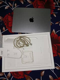 Macbook Pro M1, 14 Inch,16 GB Ram ,512