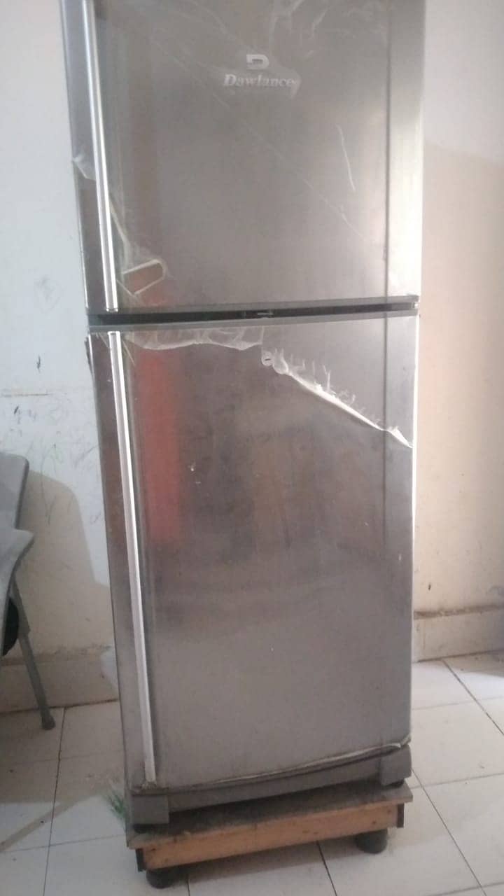 "Dawlance Fridge/Referigerator/2 door fridge/slightly used" 0