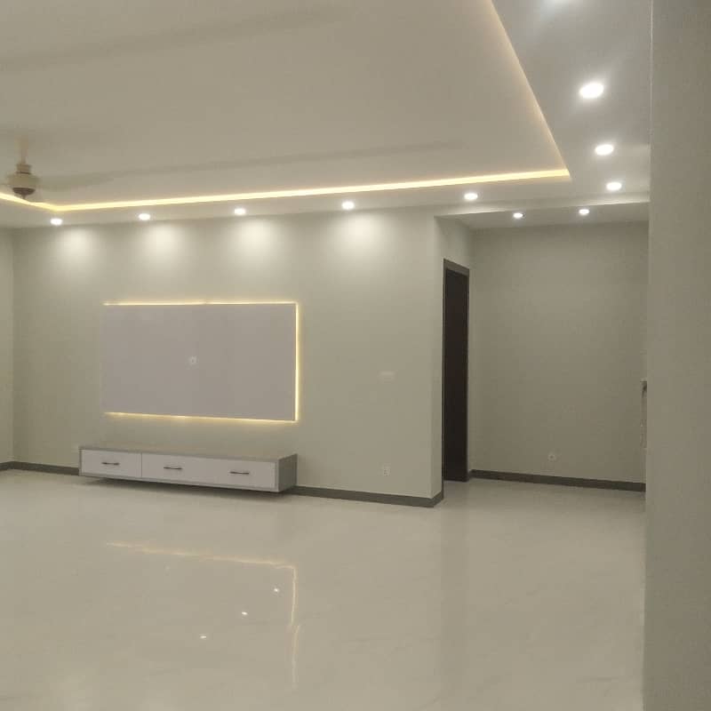 D-12 1 Kanal Upper Portion For Rent 5