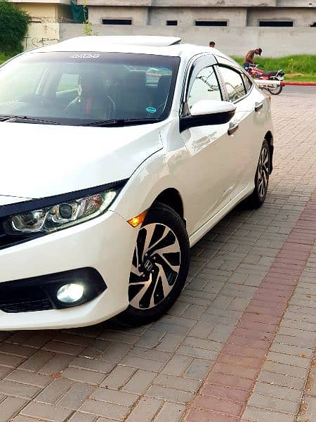 Honda Civic Oriel 2017 UG Fr sal 6