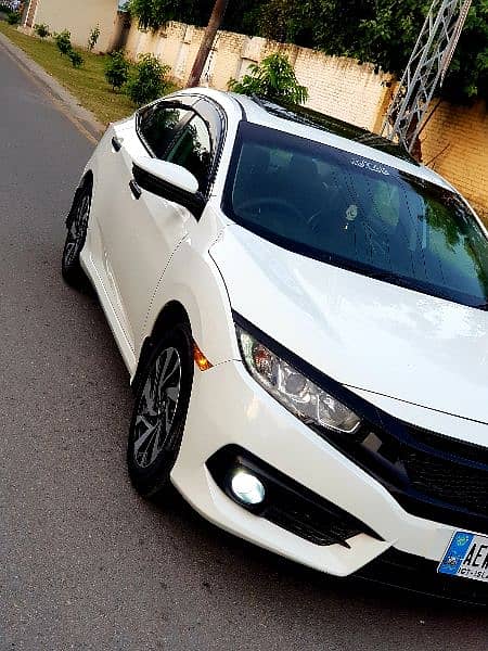 Honda Civic Oriel 2017 UG Fr sal 8