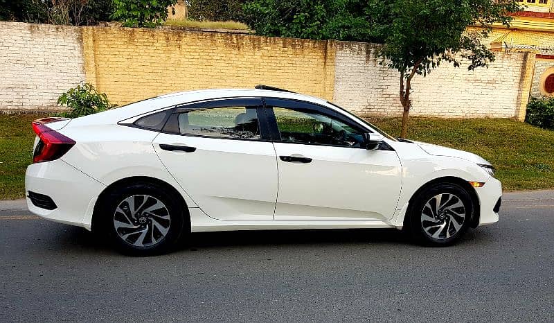 Honda Civic Oriel 2017 UG Fr sal 9