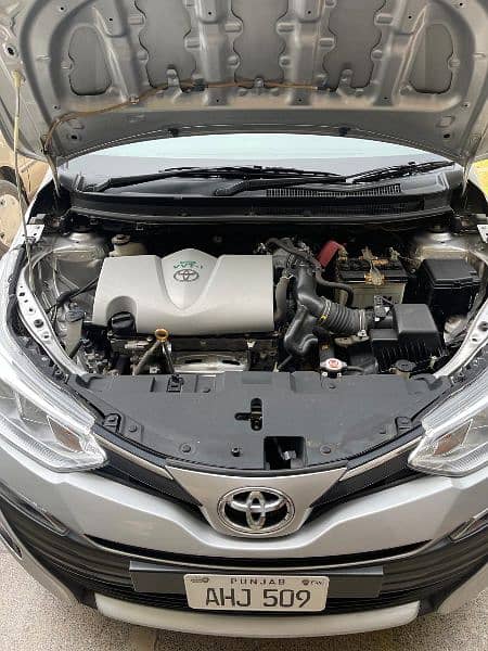 TOYOTA YARIS FULL OPTIONAL CAR. 16