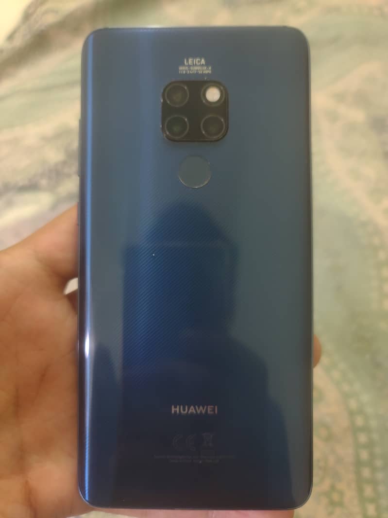 Huawei mate 20 10/10 zero scratch heavy gaming phone 6gb 128gb 3