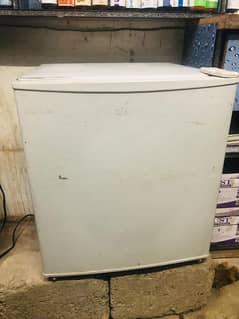 Mini fridge for medical,shops and home use and etc