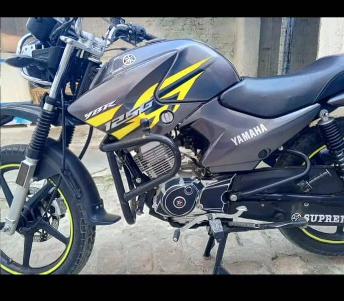 Yamaha ybr 125 g special edition bike 1