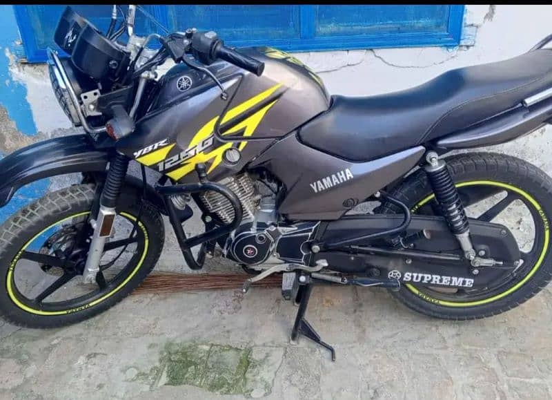 Yamaha ybr 125 g special edition bike 3