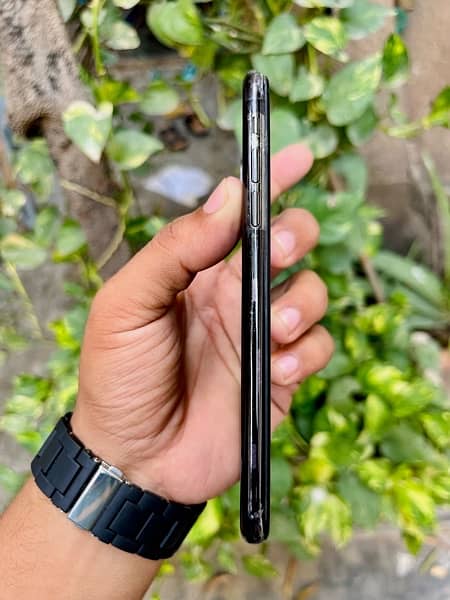 iPhone X 64Gb Non Pta Read full add 2