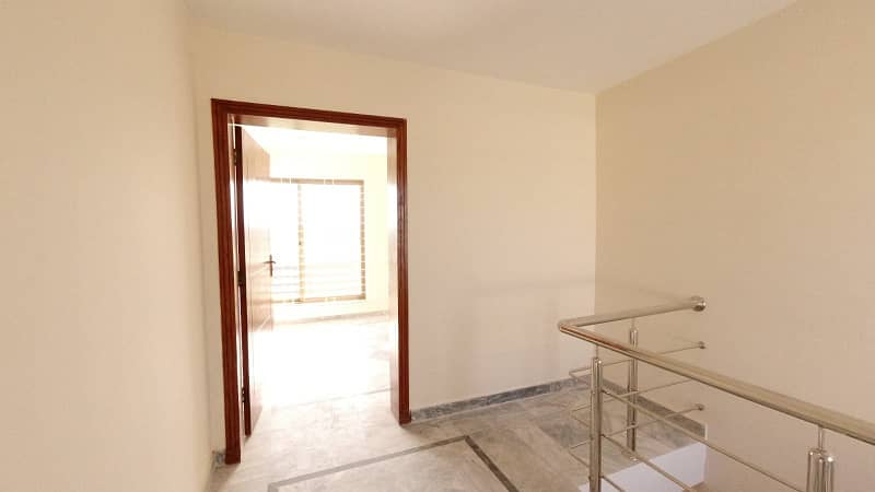 5 MARLA PARK FACING HOUSE FOR SALE in FAISAL TOWN BLOCK C 3