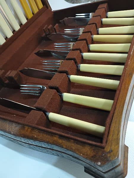 Cutlery Box 1