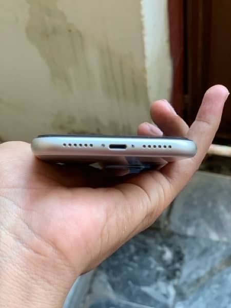 iphone 11 128 gb Pta approved 3