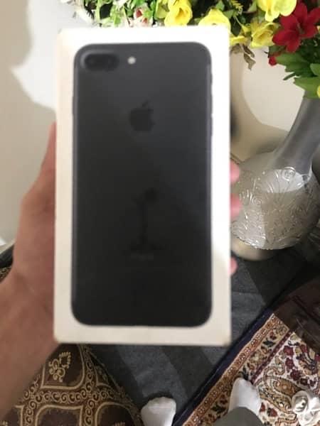 i phone 7 plus non pta 128 gb 03154552084 only whtas app with box 3