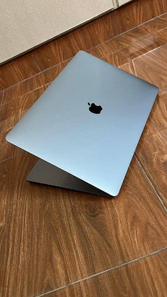 MacBook pro 2019_16"inch (32/512 SSD) 1