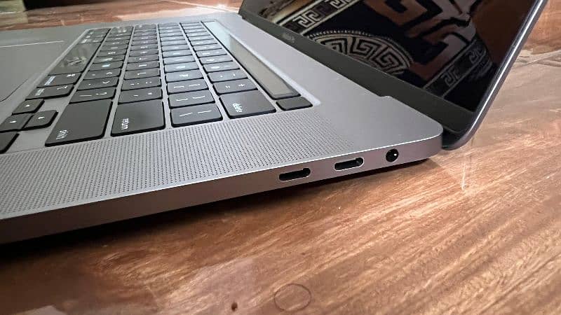 MacBook pro 2019_16"inch (32/512 SSD) 2