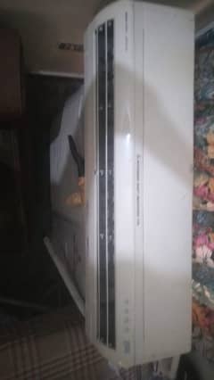 (Mitsubishi) Non-inverter AC 2 ton for sale