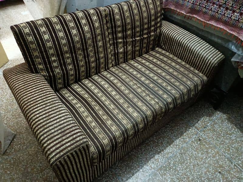 2 SEATER SOFA 1