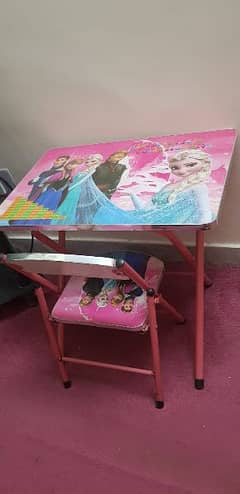 Kids study table and chair