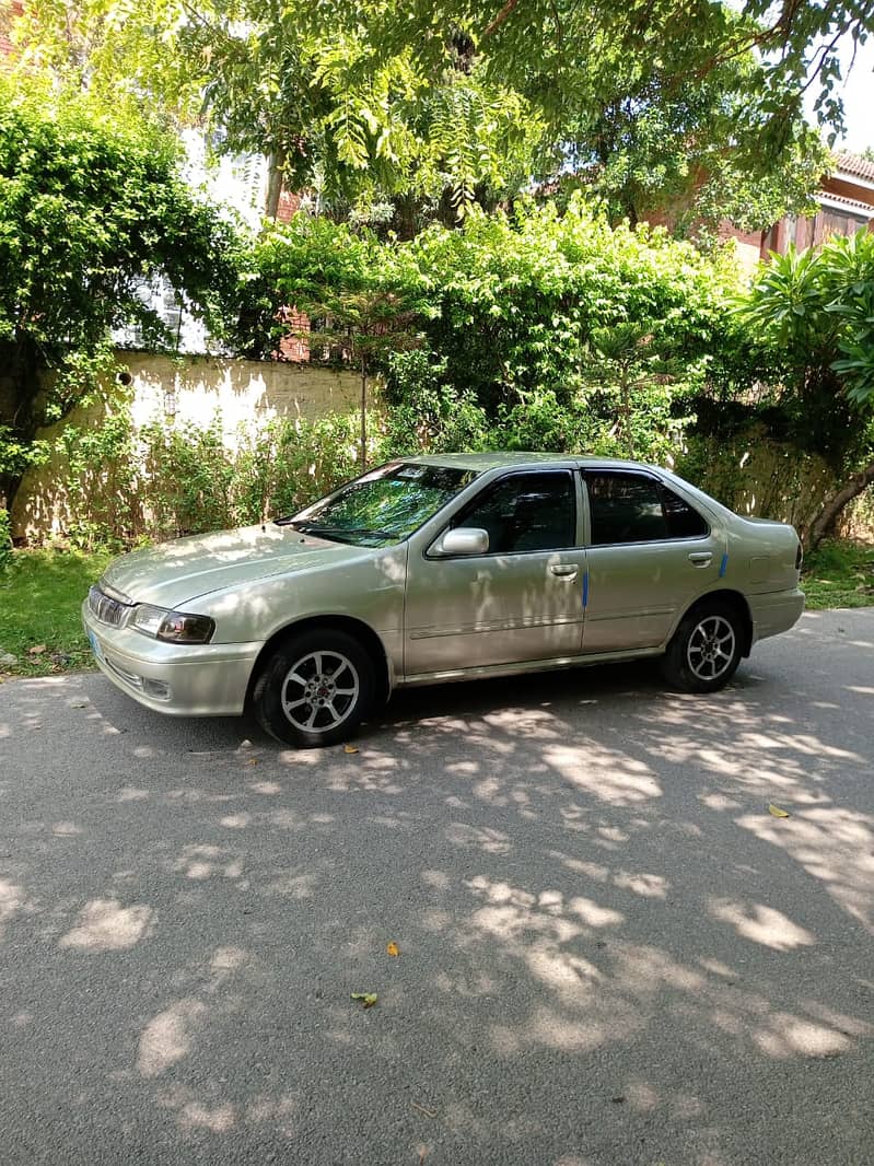 Nissan Sunny 2003 3