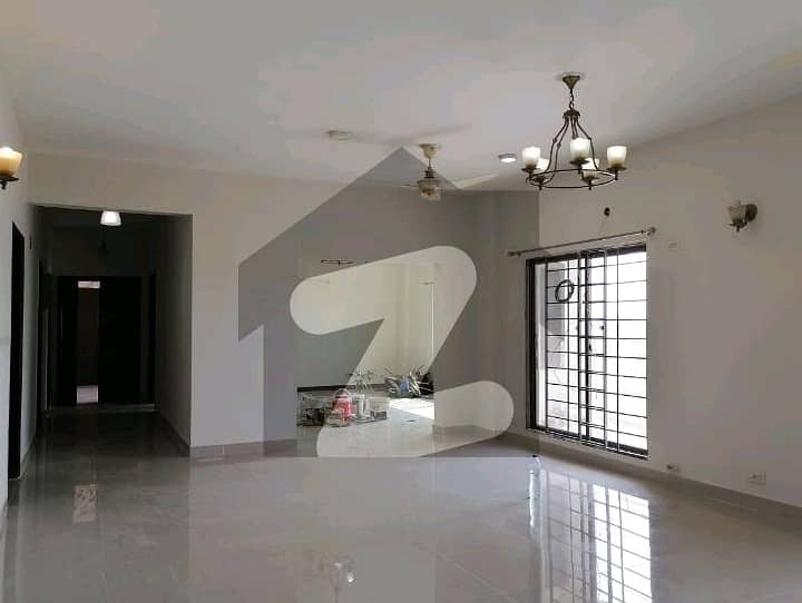 Askari 11 - Sector B Apartments Flat Sized 12 Marla For Rent 3